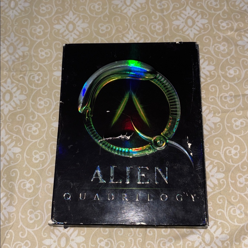 Alien Quadrilogy 9 Disk DVD Box Set of 4 Sci-Fi Horror Movies VG Condition